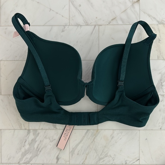 Victoria’s Secret Push-Up Bra NWT size 34B - Picture 2 of 2
